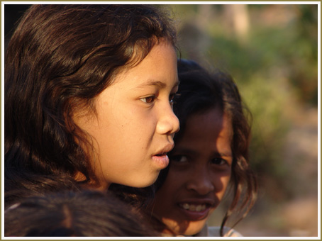 Kinder in Ta Phrom